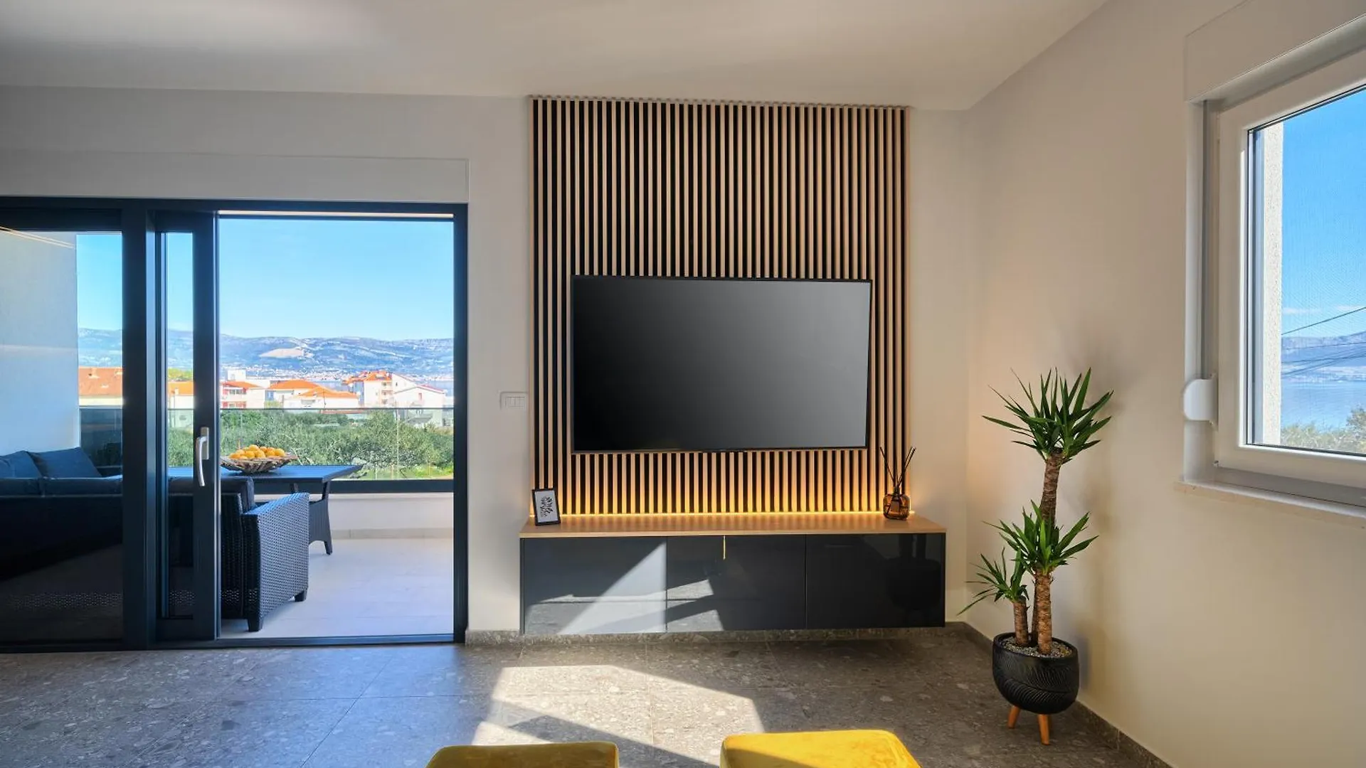 Koleus Apartment - Sea View & Pool Slatine