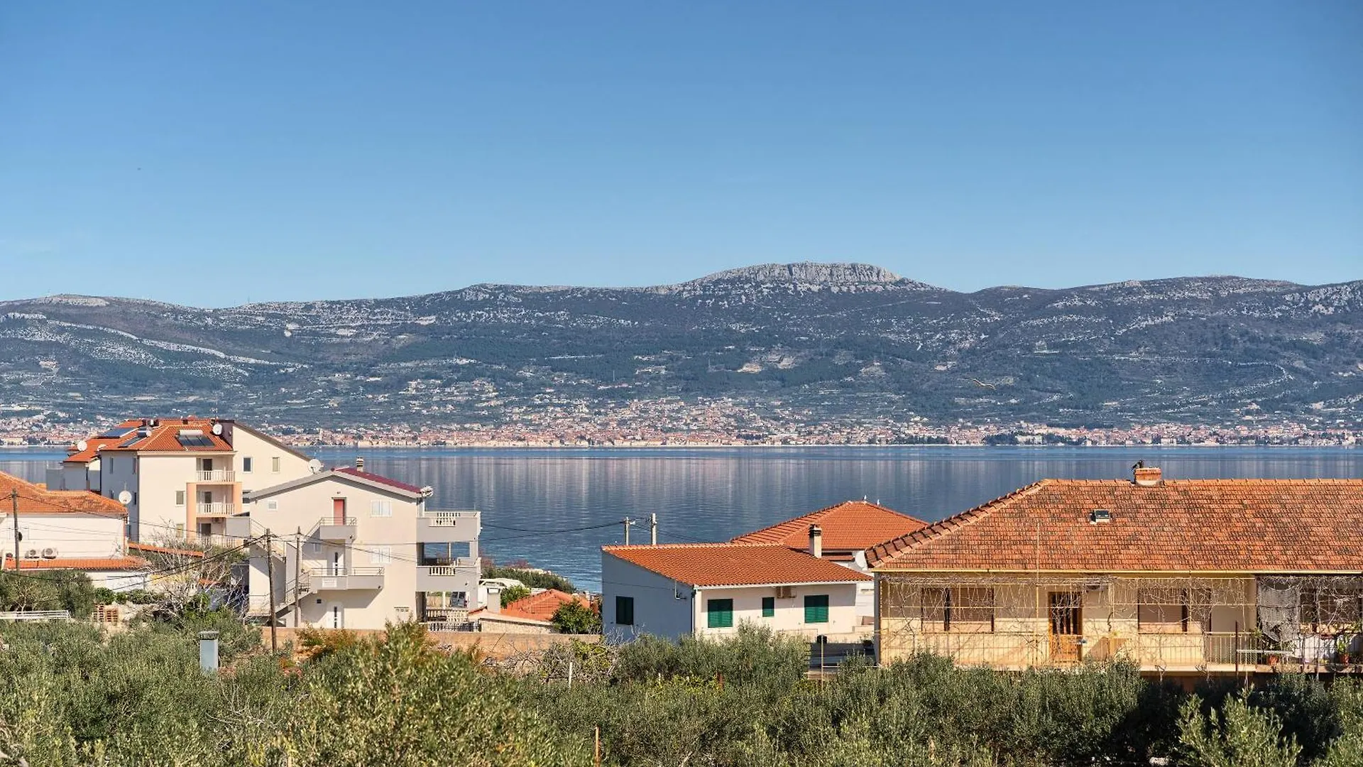 Koleus Apartment - Sea View & Pool Slatine