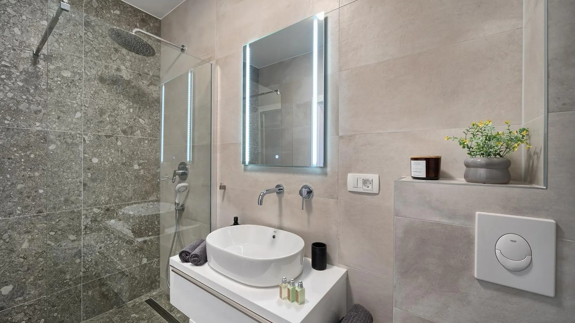Koleus Apartment - Sea View & Pool Slatine 0*,  Croatia