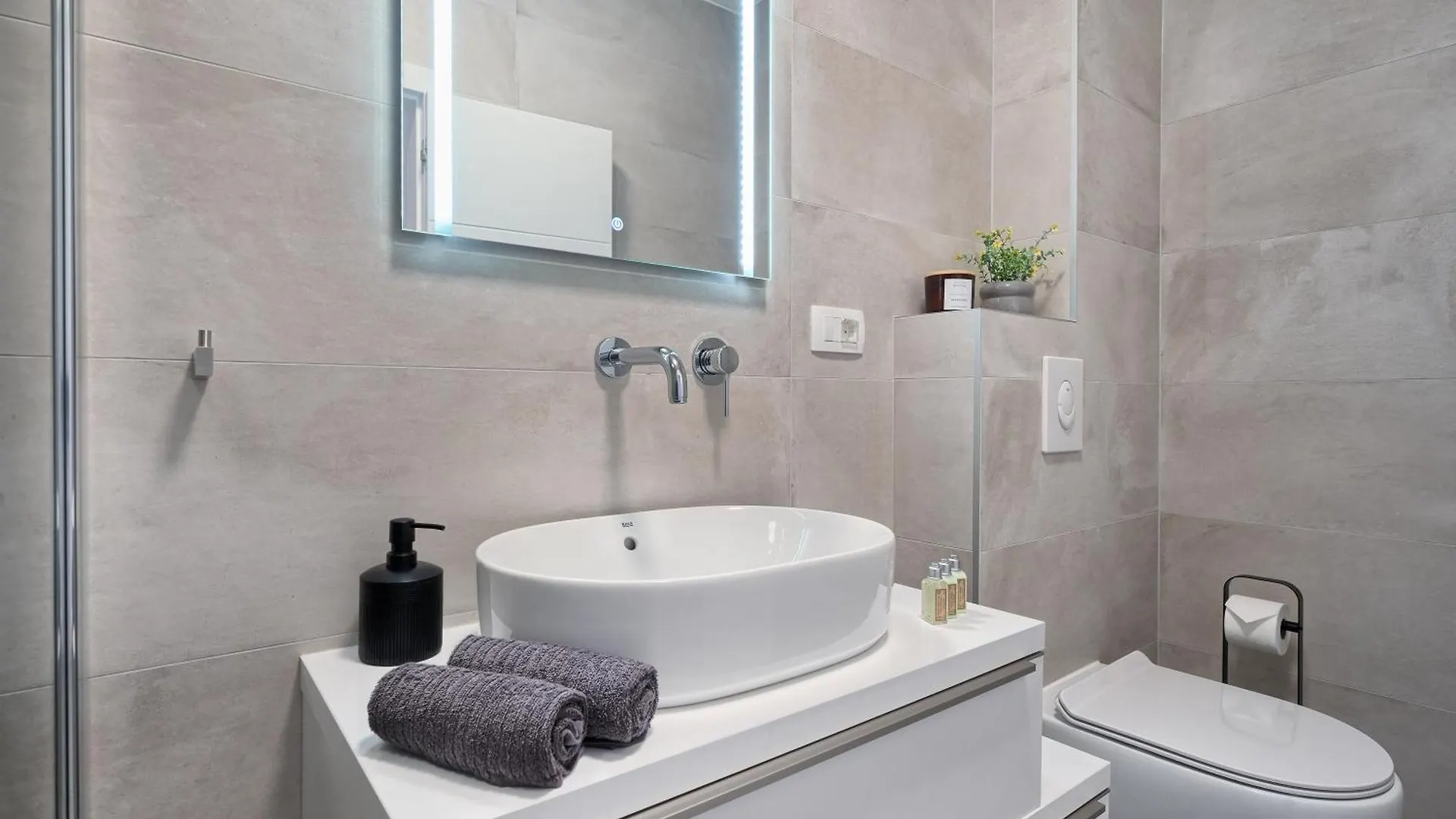 Koleus Apartment - Sea View & Pool Slatine